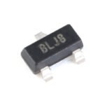 Surface-mount TC1047AVNBTR SOT-23 temperature sensor, temperature-to-voltage converter